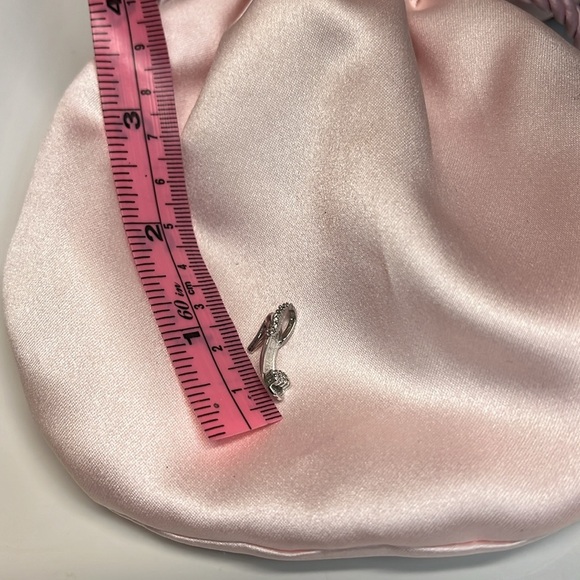 18K WHITE GOLD & DIAMOND HEEL CHARM - Picture 9 of 10